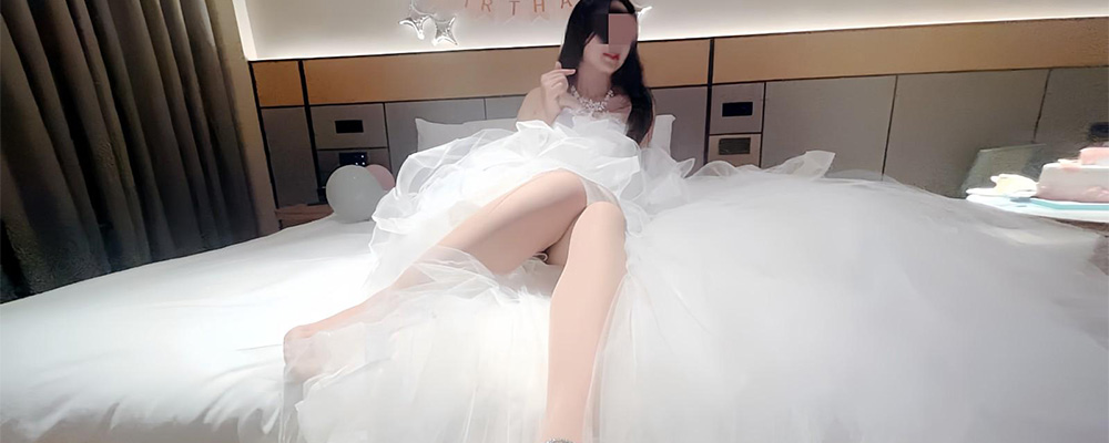海角乱伦大神 生日当天姐姐穿上婚纱 酒后在婚房潮喷不断 吞下我全部精液