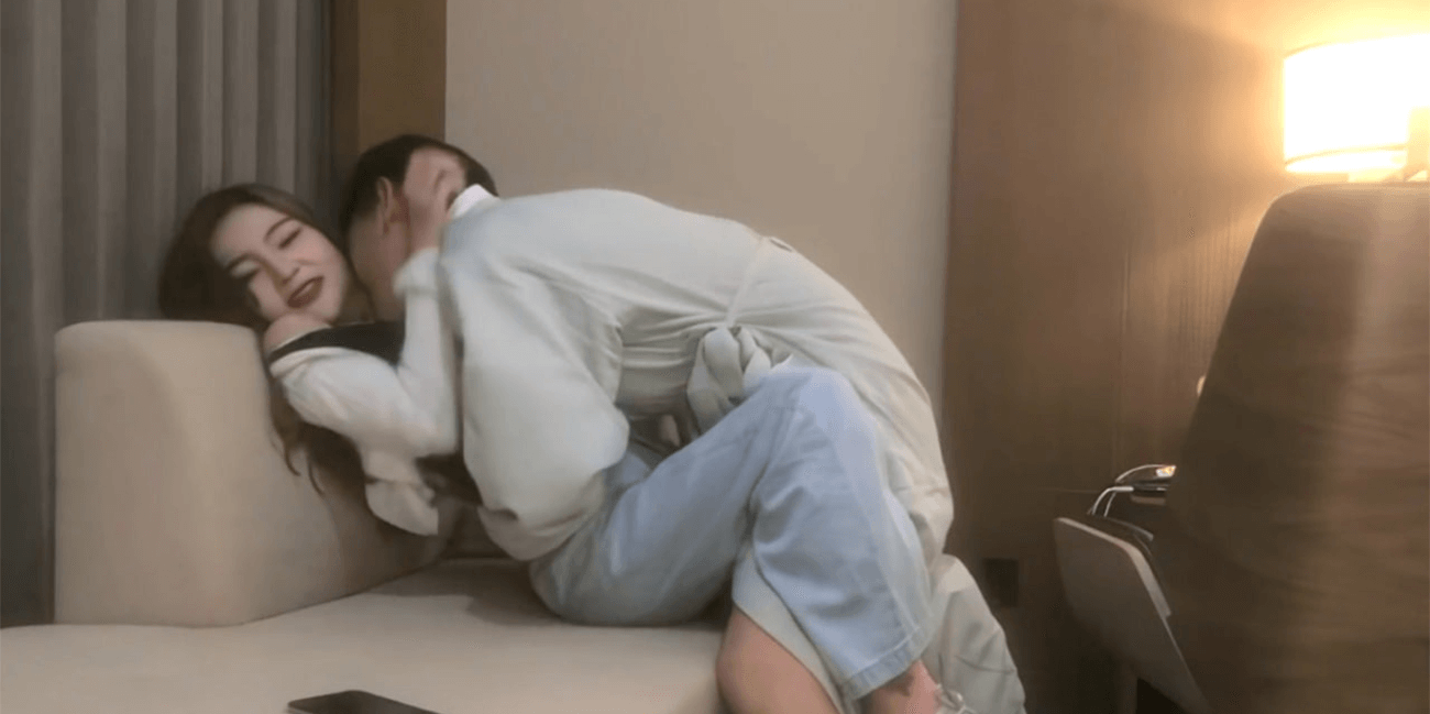『渣男和绿茶的顶级拉扯』绿茶以为碰上富二代刚开始假装矜持不让搞 随后就被渣男成功强推!