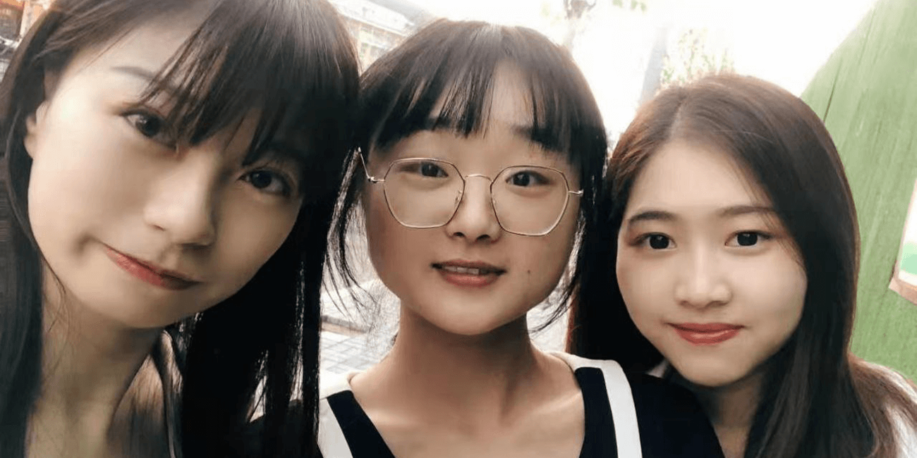 【网恋恋爱脑 人家说什么做什么这下好了吧!!!】重庆邮电大学谢伊玲 被网恋男友忽悠拍摄自慰视频 遭曝光!!