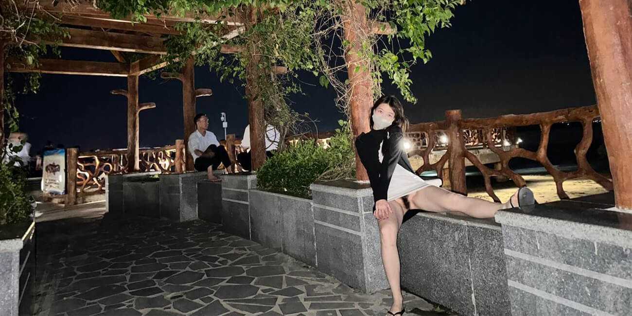 长得那么清纯 居然那么会玩!!不但但户外露出还专门找有人得地方挑战 视频曝光流出