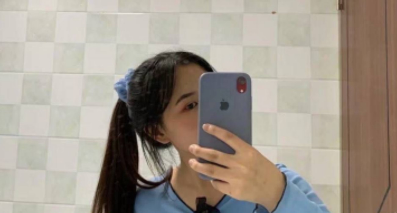 稚嫩反差萝莉郑愉情 清纯性欲小母狗 和男友家中性爱日志流出