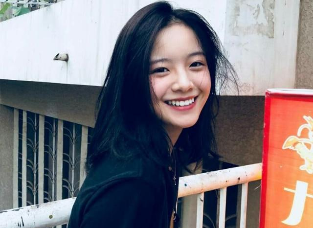 李庚希援交事件 清纯小妹神似李庚希 酒店被操得双腿发软 肥穴翘臀别有一番韵味