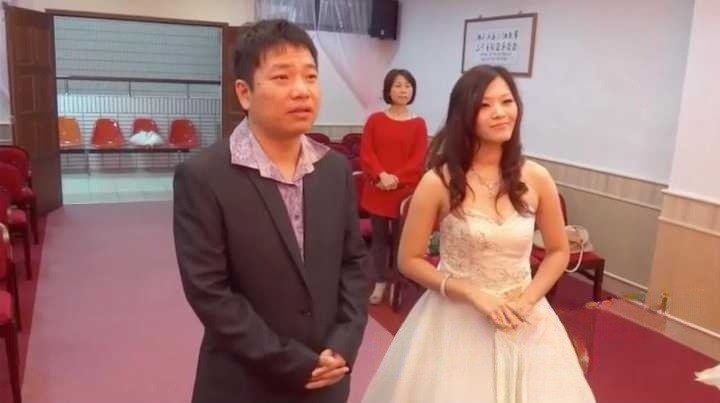 台湾新婚夫妻初夜却遭偷拍流出视频 新娘很是风骚