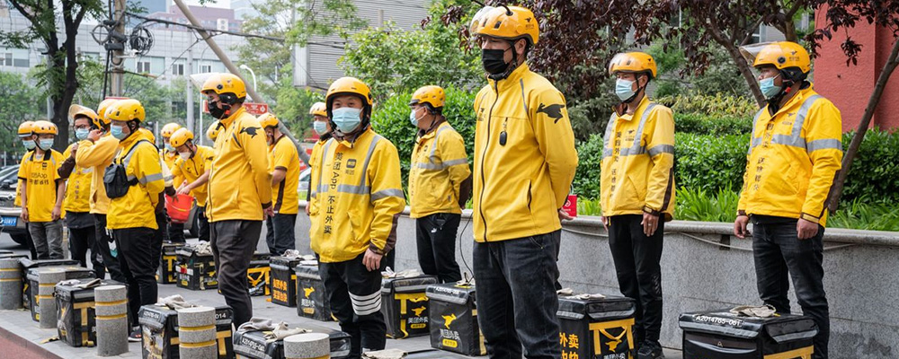 什么都能催就是别催外卖骑手 江苏常州美团骑手往客户外卖里吐口水 你一口我一口大家都是好兄弟