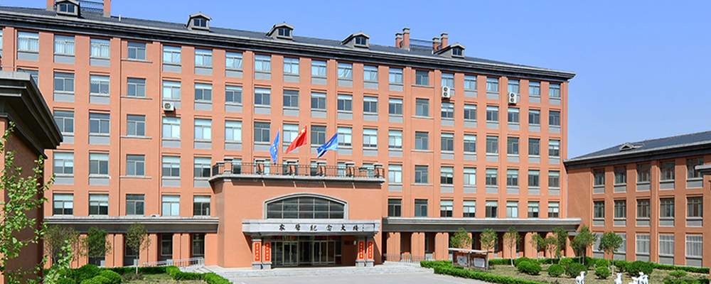 公开场合行苟且之欢 郑州商学院小情侣机房教室上演活春宫被监控全程记录视频流出