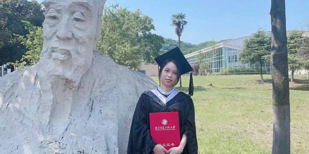 『天上飞机高 地下眼镜最骚!!!』南京信息工程大学林雨珊 惨遭前男友送来毕业大礼包 曝光自慰不雅视频!!