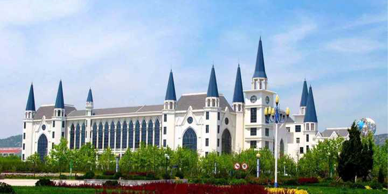 【一波未平一波又起】山东外事学院凉亭门后又被曝出栏杆门 现在得大学生开房都舍不得了嘛!!!